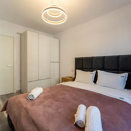 Mohost Veeo - Where Simplicity Feels Rich * Брашов